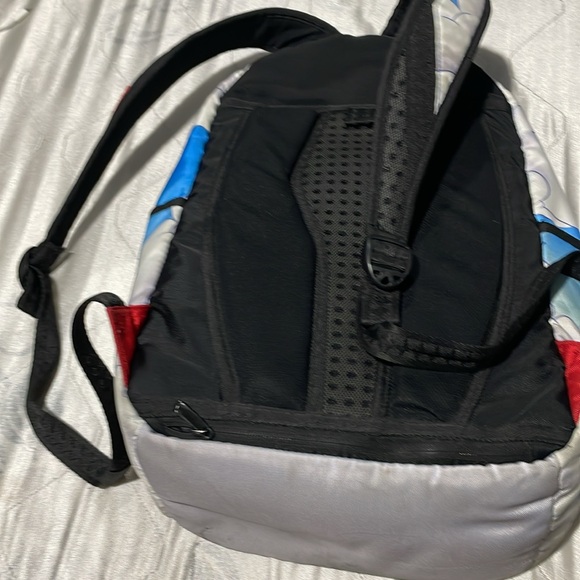A limited edition spray ground backpack - Picture 4 of 4